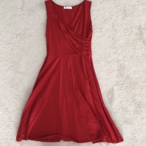 V-neck sleeveless dress, nursing-friendly